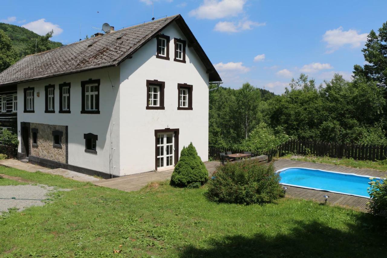 Roubenka Nad Rekou Villa Noviny pod Ralskem Buitenkant foto