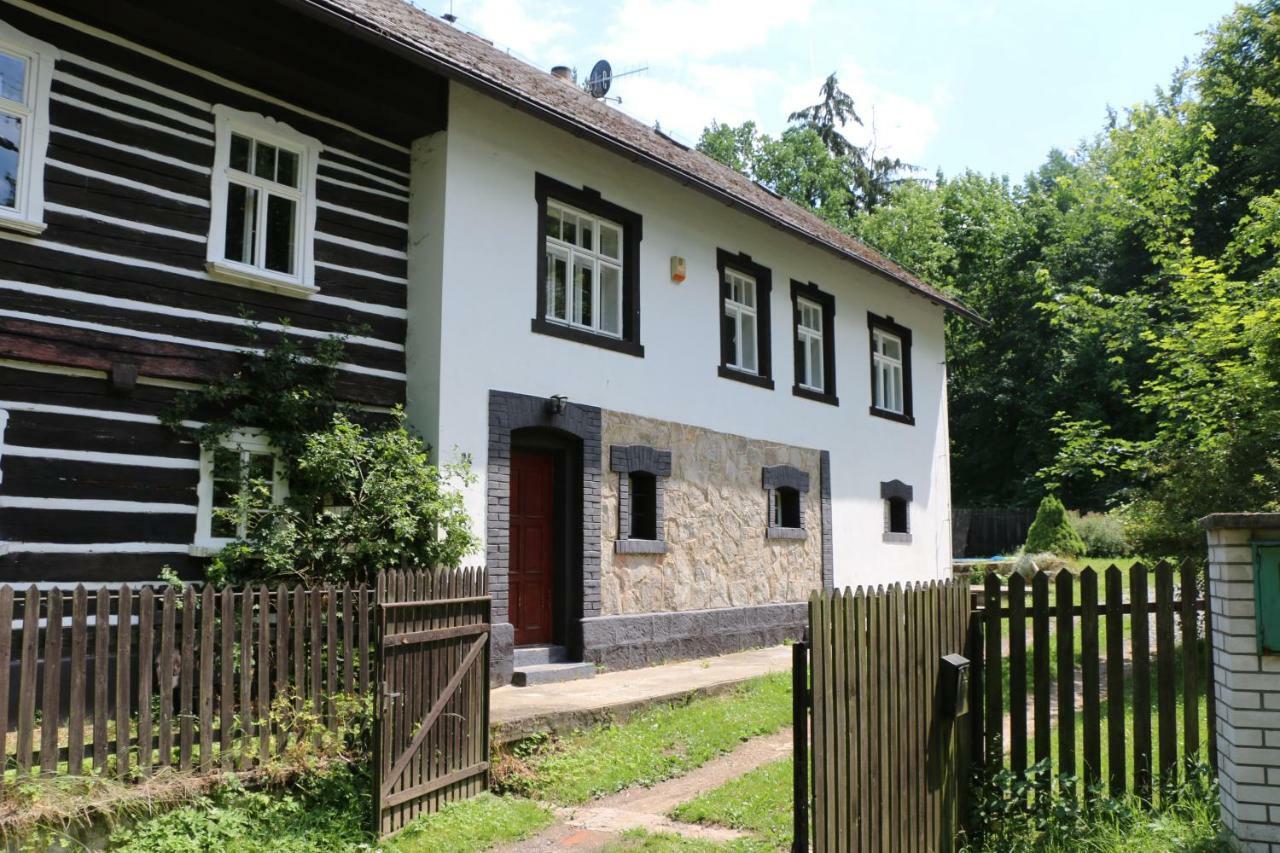 Roubenka Nad Rekou Villa Noviny pod Ralskem Buitenkant foto