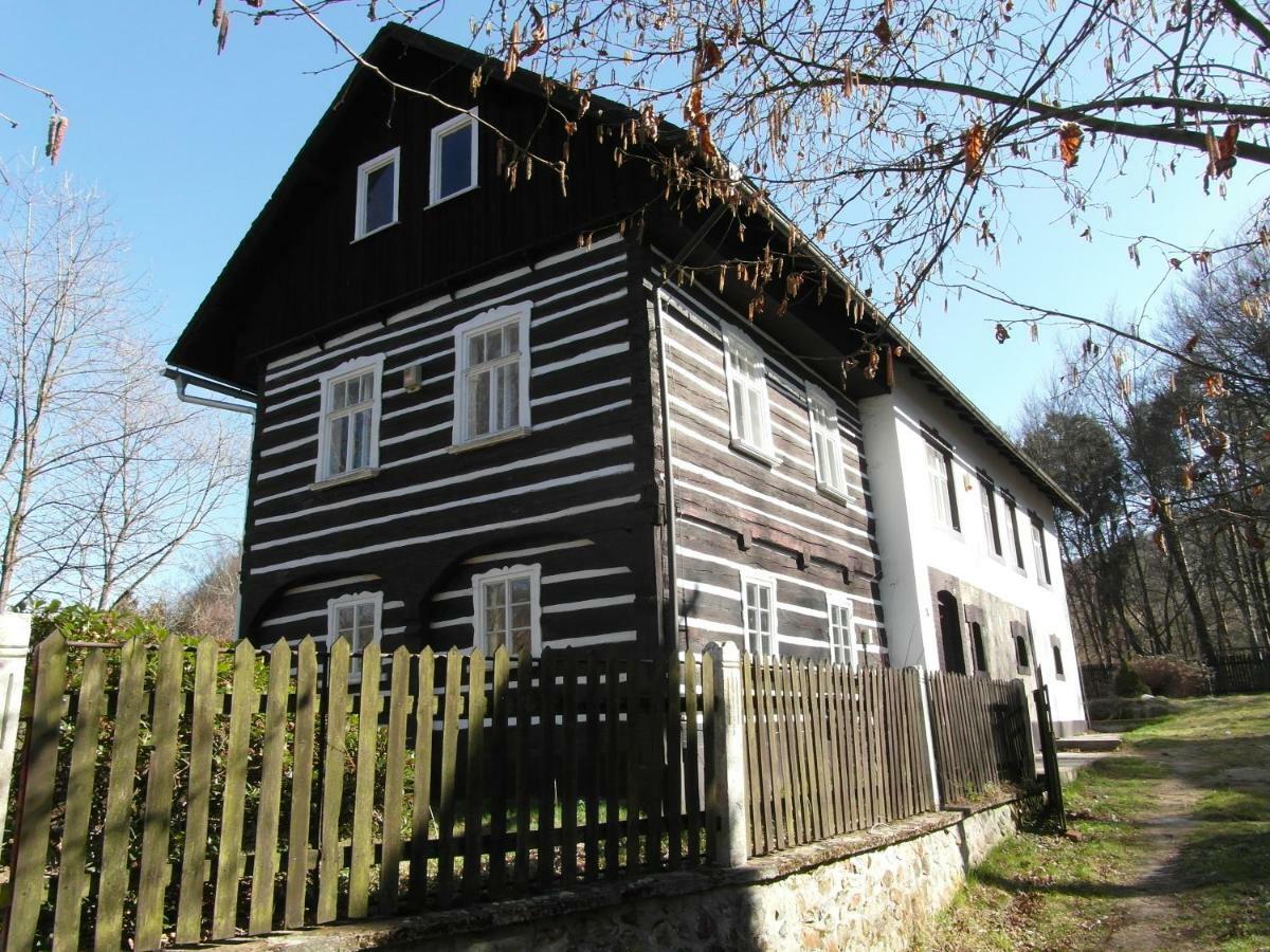 Roubenka Nad Rekou Villa Noviny pod Ralskem Buitenkant foto